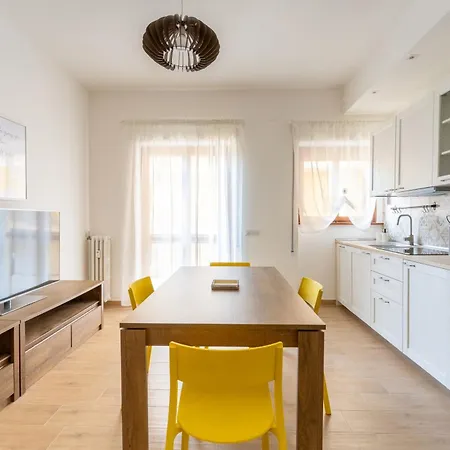 Apartment Domus Citro, Cozy Flat In District Prenestina